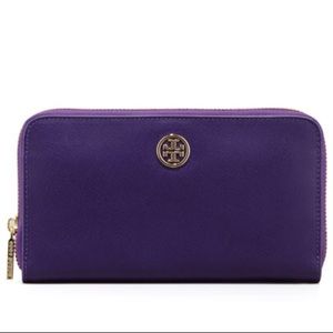 Tory Burch Robinson Continental Wallet - Purple